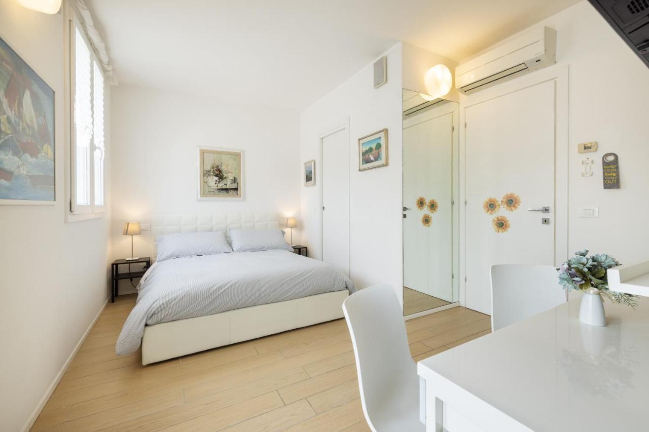 B&B Ca Bianca Ventisette Riccione Eksteriør billede